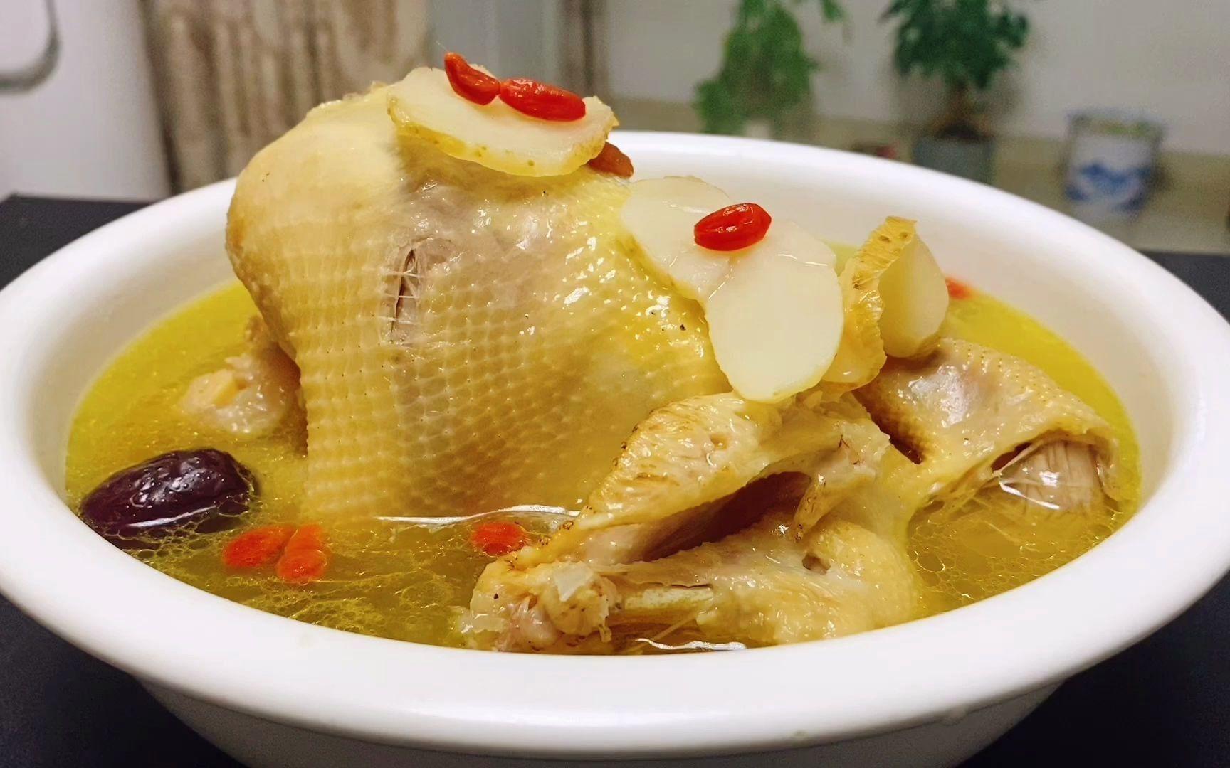 炖鸡汤家常做法，不要直接下锅，教你一招，汤鲜味美，肉嫩无腥味 - 哔哩哔哩