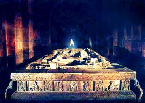 周公解梦，梦见父母躺在棺材里，我在旁边哭泣的深层含义与心理解析