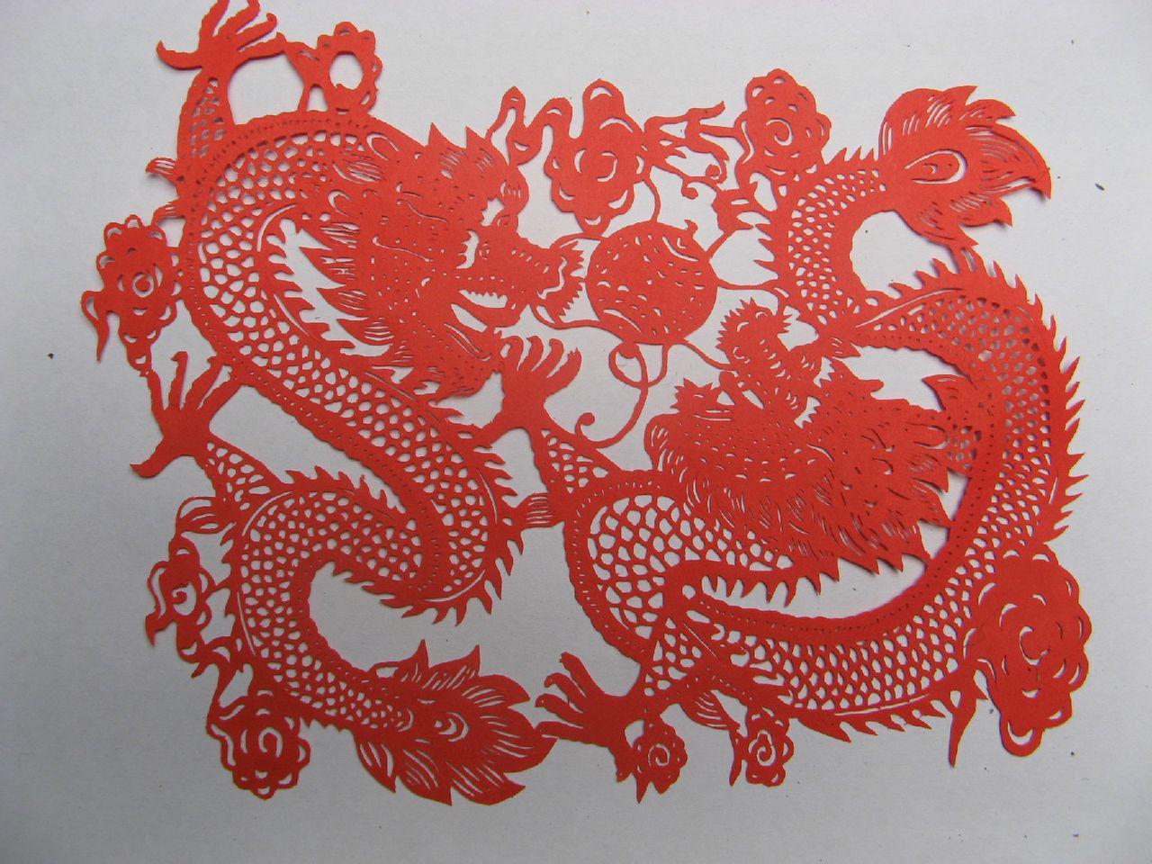 二龙戏珠龙,是古代传说中的两栖动物,它产生于华夏图腾文化,远古的