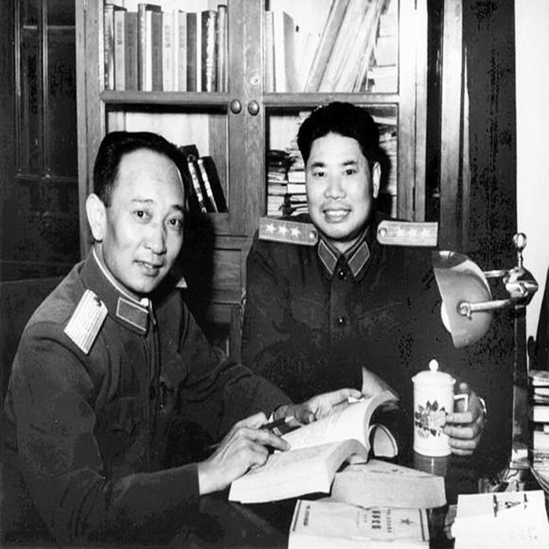 杨得志将军(正面)